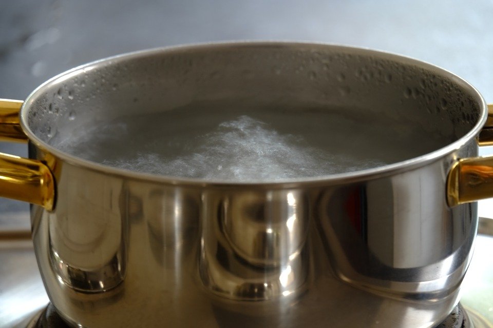 1RmKing's tweet photo. (Tweet 1 of 5):
#Marketing, #Communications, &amp; Biz Tip:
Topic of the Month: Fables &amp; idioms/clichés Applied to #Business
An old fable says, “If you put a frog in a pot of boiling water, the frog will jump out of the pot. If you put a frog in a pot of water &amp; gradually https://t.co/PL73x3rRg2