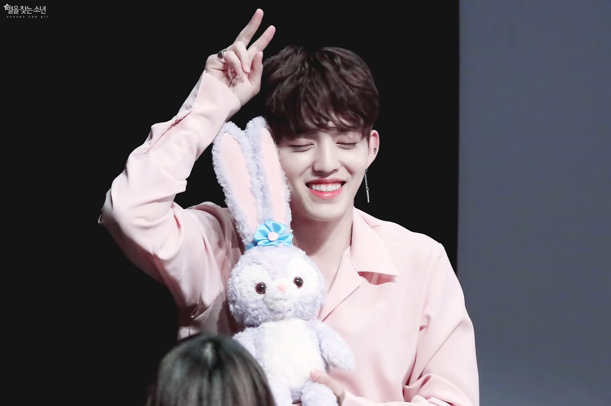 _____svt00's tweet photo. 승철오빠 생일축하해！
健康に気をつけて笑顔でいっぱいの24ｻｲになりますように.

これからも私の人生でたった1人の推しでいてください♡

오빠 사랑해요.

#승철이의_스물넷_예뻐서_어쩌나 #LEADERCOUPSDAY https://t.co/wRUvRYPeXz