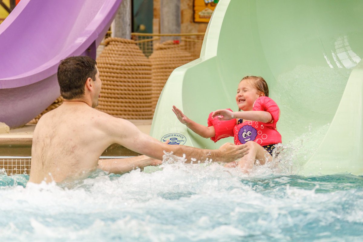 hiclubvacations's tweet photo. Make one last splash before going back to school. Book a resort credit package at our #FoxRiverResort &amp; receive a $25 resort credit for each night booked, which can be applied to Pirate’s Cay Indoor Water Park tickets. 

Learn more: https://t.co/JqVRMV3MoM https://t.co/2oKhKuxIf6