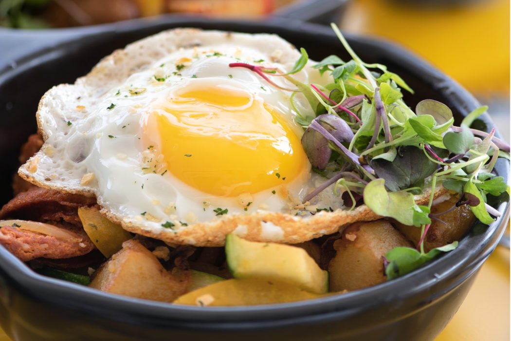 SSLivingMag's tweet image. Shrimp and grits, shredded beef tacos and braised short rib poutine are just a few of the not-so-common - but delectable - dishes you'll find at Gather, a new #Pembroke eatery: ssliving.com/gather-brings-… #restaurants #southshoreliving