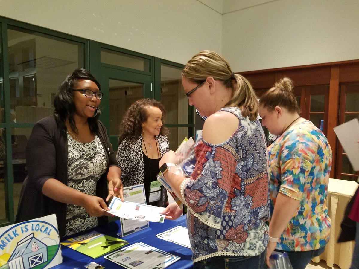 SandraJBrown2's tweet photo. .@MidwestDairy @ISBEnews Nutrition &amp; Wellness conference informing 700+ attendees about bringing dairy to life in their schools @FUTP60 https://t.co/yuXK9GGRYo