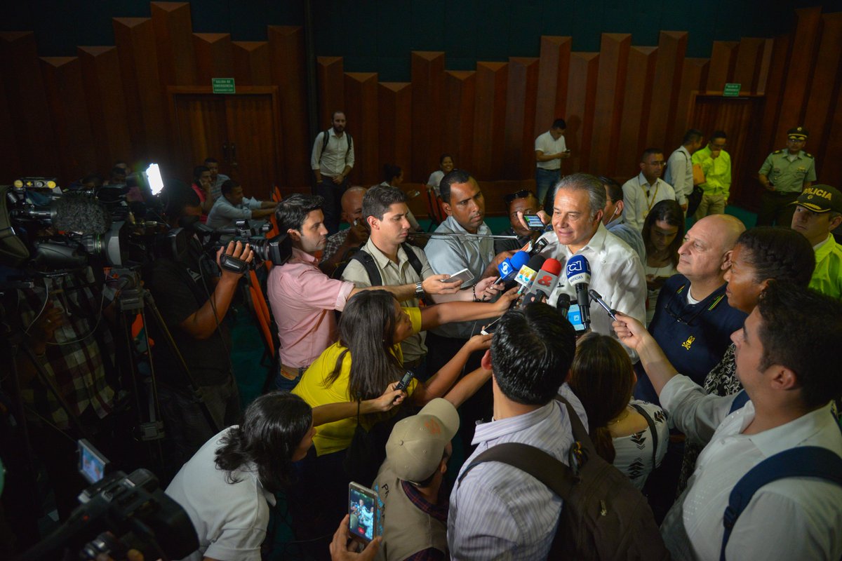 Mil gracias a los medios de comunicación que con tanto profesionalismo y rigor registraron la gestión de <a href="/ViceColombia/">Vicepresidencia Colombia</a> y nos acompañaron hasta la profundidad del país para darles voz a los más vulnerables. Su labor seguirá siendo vital para mantener una democracia fortalecida