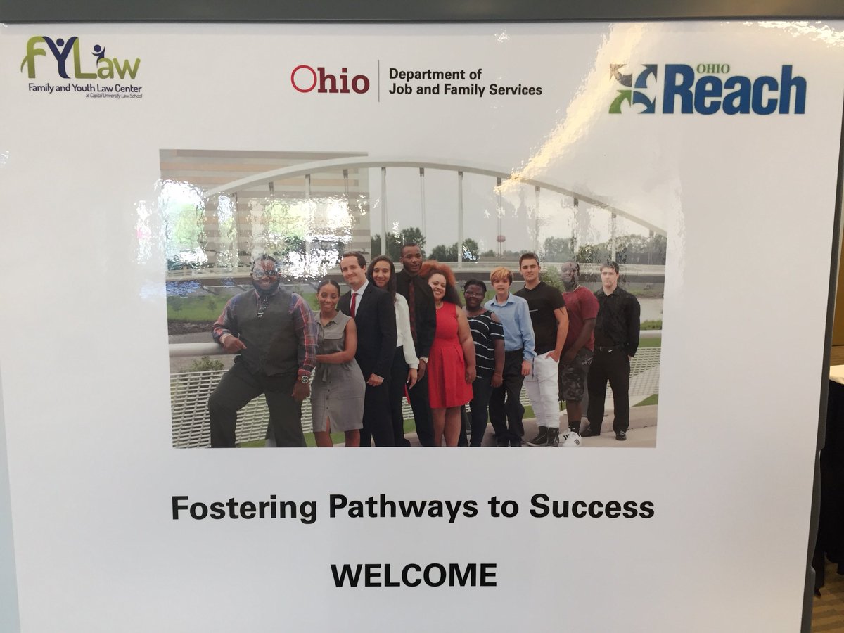 MyVryOwnBlanket's tweet photo. Do you have a blanket you wrap up in to comfort you? Handing out blankets to youth in care at the Fostering Pathways to Success Conference! #myveryownblanket #love #blanket #photooftheday #mvob #girl #boy #monday #ohiotwitter #columbus https://t.co/YiLt6k8Mf2