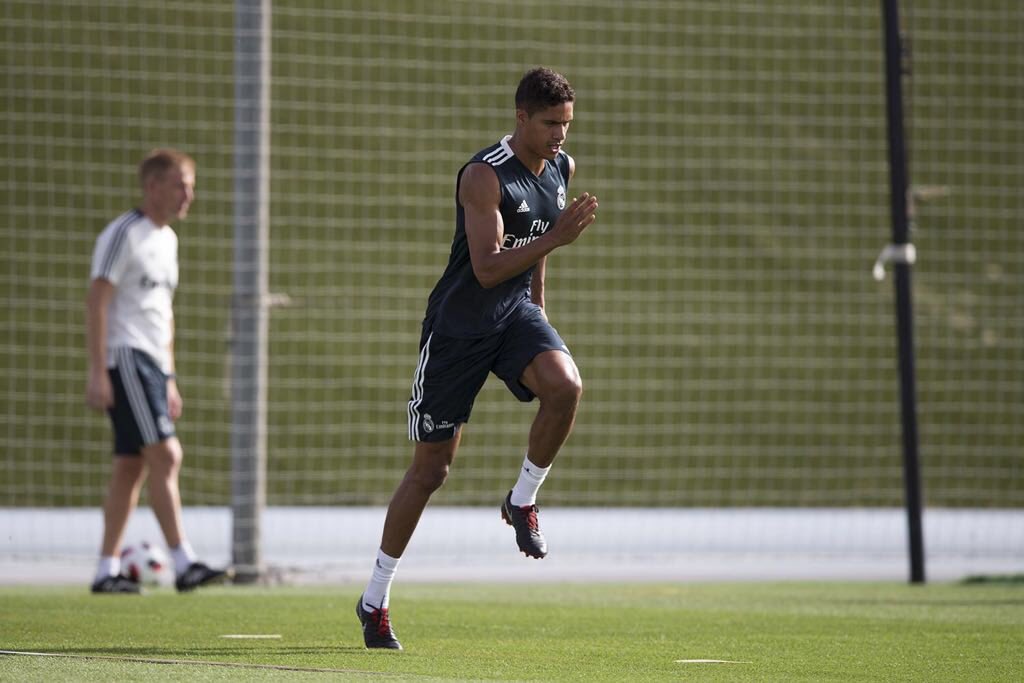 raphaelvarane's tweet photo. ��️👌🏾 #TeamVarane #HalaMadrid https://t.co/jnIDQGFpUU