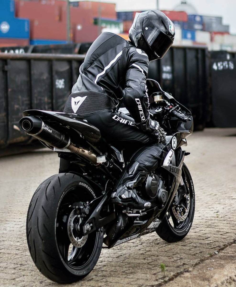 BikerEntourage's tweet photo. #badinblack https://t.co/db16RDKVI1