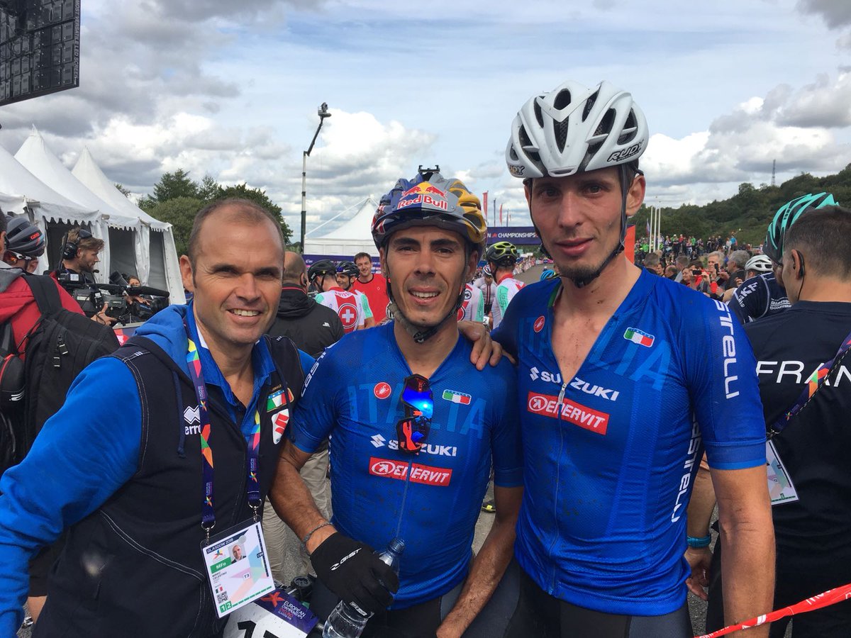 Federciclismo's tweet photo. ARGENTO🥈 Eccola la medaglia da #EuroMTB18 a #Glasgow2018, grazie a #LucaBraidot e a tutta la #NazionaleCiclismo🇮🇹 per una gara coraggiosa e sempre da protagonisti 🤩 Complimenti a tutti 💪💪👍#MirkoCelestino @sukukiit @EnervitSport https://t.co/HL5X6yhJ0u