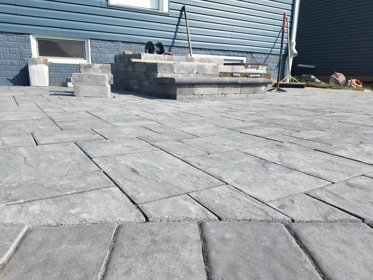 PaversWallsMD's tweet photo. Ledgestone slate color #pavers going down in #HoCoMD #Patios https://t.co/MVkfoNydPG