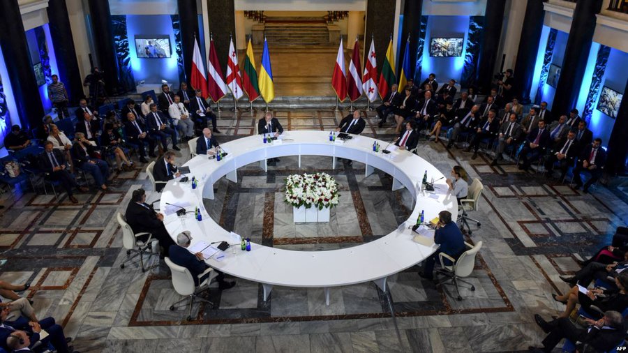 View image on Twitter