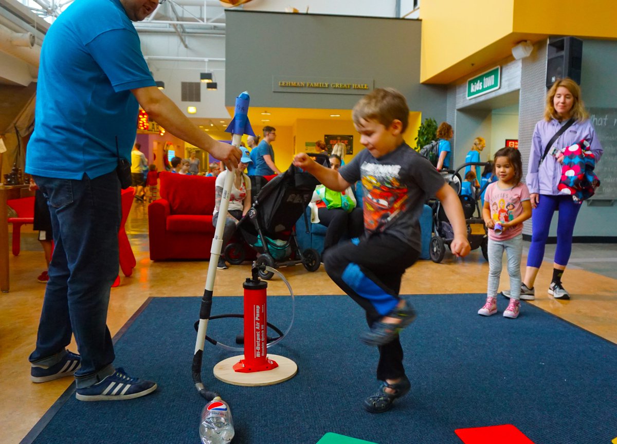 childrensmuseum's tweet photo. Our rocket science division is back and so are Stomp Rockets! Fly over to the Great Hall and blast off with your very own personalized bottle rockets  today from 2:15-3:30 pm! Find our other programs here: https://t.co/fIK1nRSMEZ #ChicagoChildrensMuseum #STEM https://t.co/yyqchdYR7W
