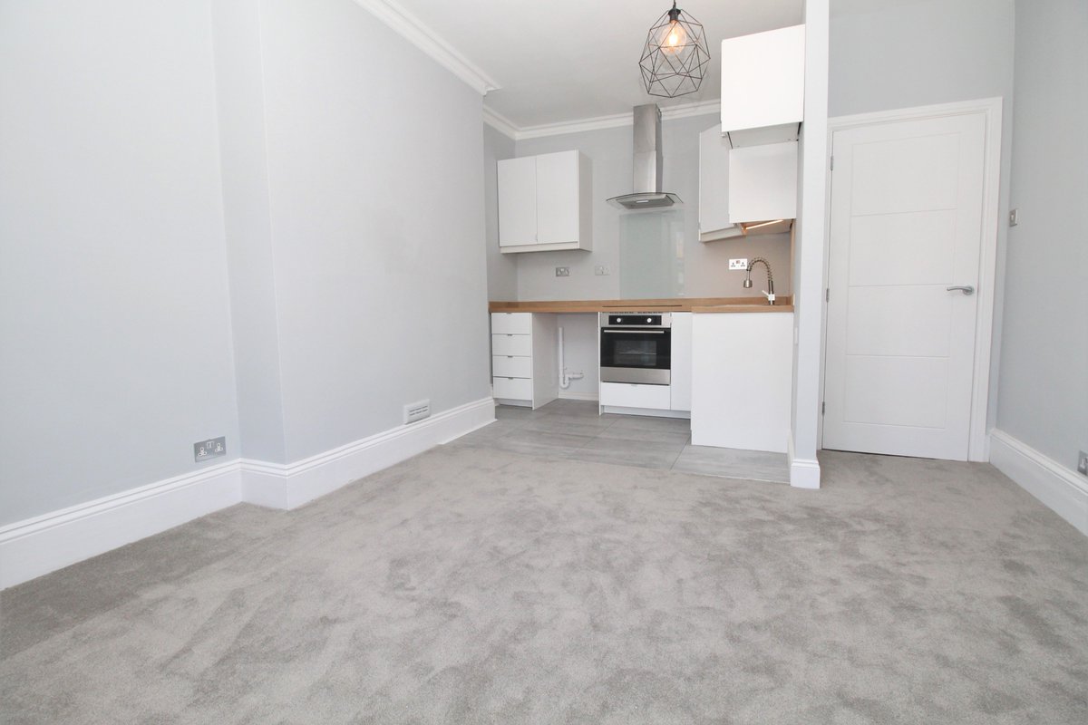 phillipsstill's tweet photo. *** NEW IN ***

Check out this fantastic newly refurbished two bedroom apartment in A highly sought after #Hove location!

https://t.co/6M87rF06YB https://t.co/aSnSjsdh4Q