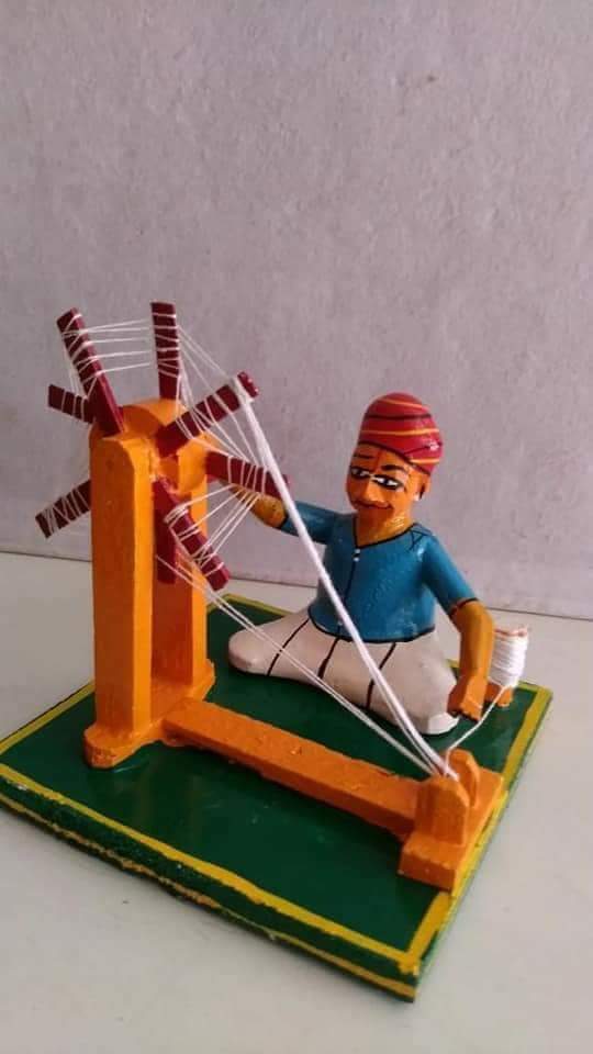 batasari007's tweet photo. మన భారతదేశానికి వన్నె తెచ్చే చేనేతకల ఇప్పటికీ ఎప్పటికీ మన దేశ సాంప్రదాయాన్ని గుర్తు చేస్తూనే ఉంటుంది.ఈ కళకు ప్రాణం పోస్తున్న ప్రతి చేనేత కార్మికునికి
చేనేత దినోత్సవ శుభాకాంక్షలు.🎊🎊
#HandloomdayAp #APCM #HandloomAp https://t.co/5DdiV2aLGs