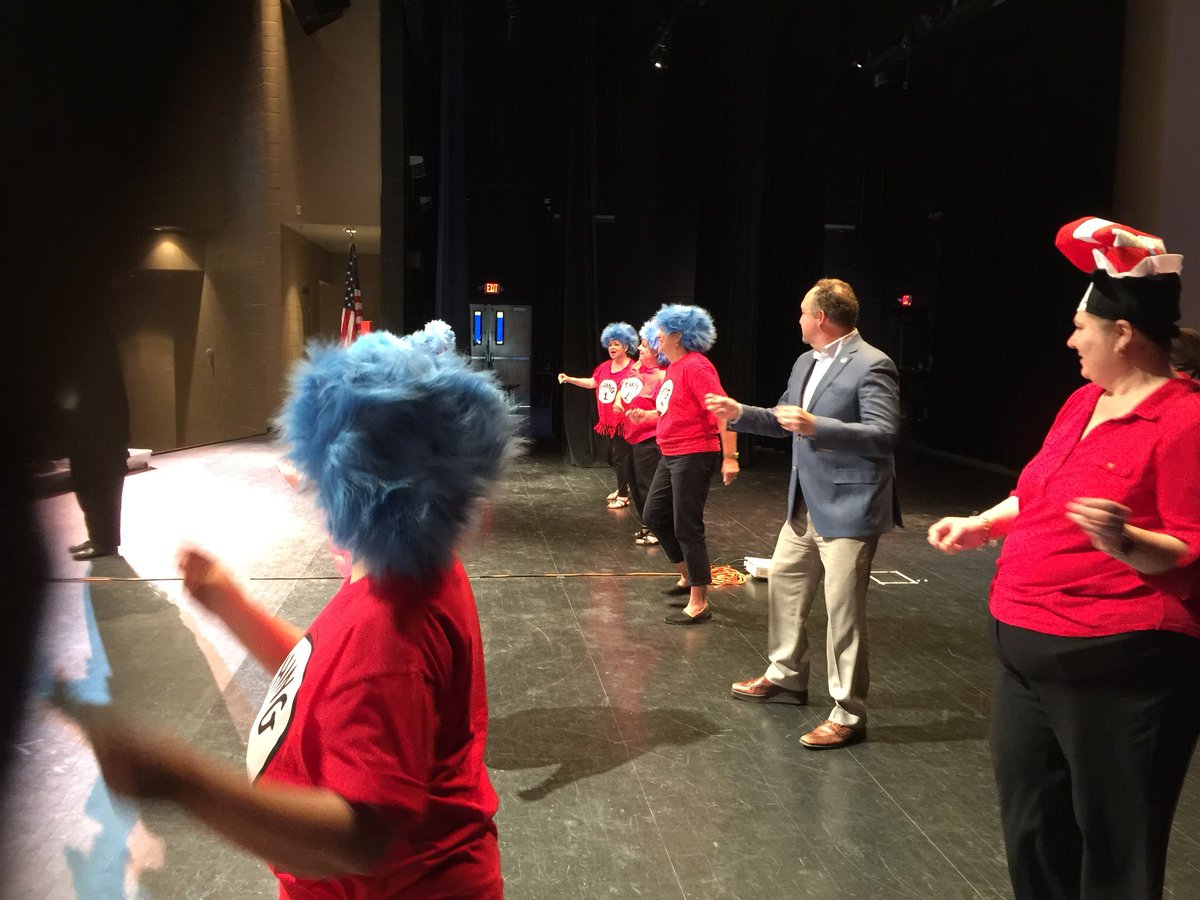 joserl23's tweet photo. #iamepisd Convocation @jecabrera12 @NogiGirl https://t.co/4Hfb8h88tZ