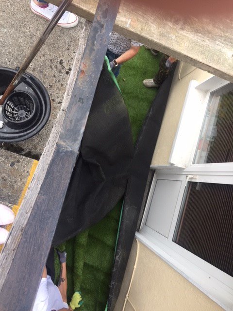 daisy_house's tweet photo. The residents of 'Unity House' united today to help lay the grass for their garden. A huge thank you to Pinergy for supplying the grass and thank you to the men for taking the time to help put it down. 😁😁 #itonlyhappensatdaisyhouse #unityhouse #TuesdayMotivation https://t.co/dxCbSpamRH