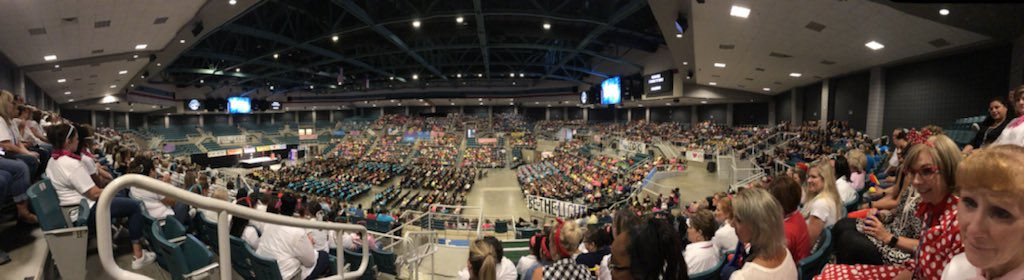 Love this distirct! Great convocation! #BeTheLegacy <a href="/katyisd/">Katy ISD</a> #fpseuknights