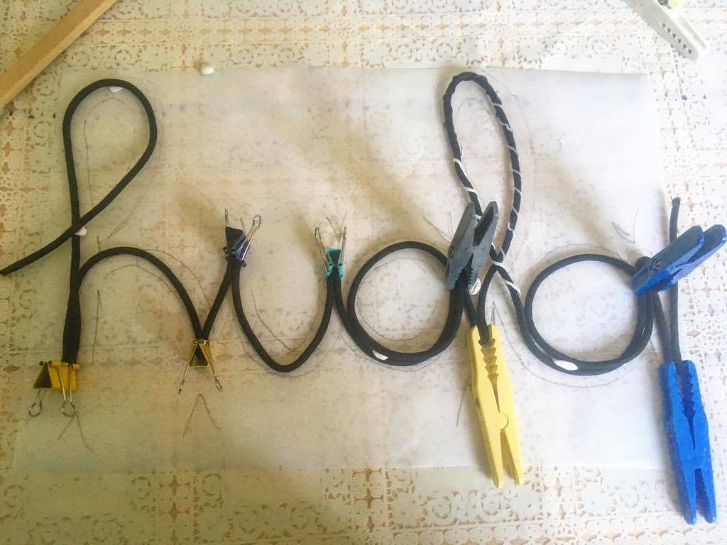 mahinahathaway's tweet photo. feeling crafty, step 1 #hvala #ropeart #pegs #justaddglue #relyingonropememory #willitwork #craftglue #gettingmycrafton #nopatience #isitreadytoglueyet https://t.co/rF4vCQayPu https://t.co/9uyuxHAZ5m