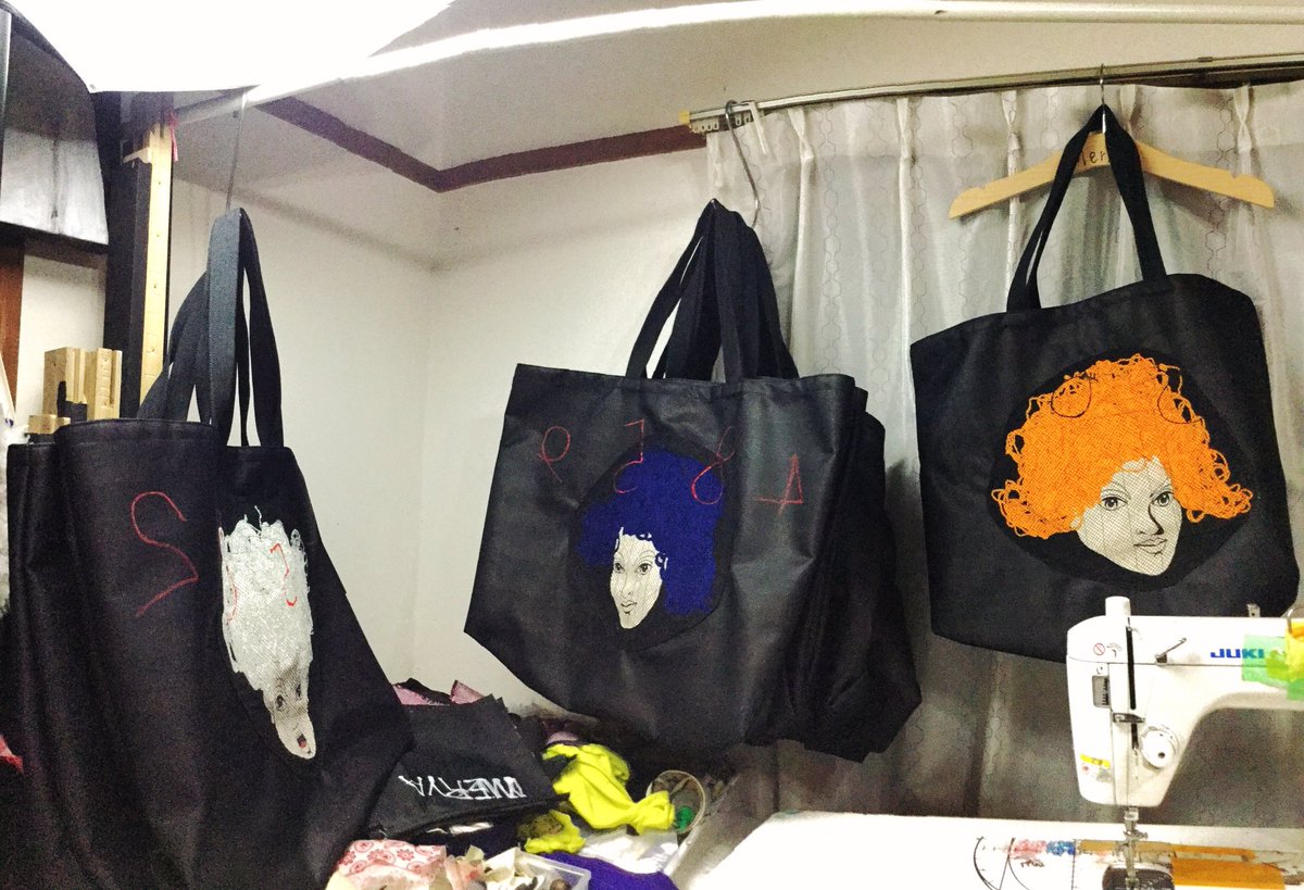 ystromr's tweet photo. 8／11(土) 10:00-16:00 池袋西口公園 
・
8／25(土) 10:00-17:00 (雨天中止) 神楽坂 赤城神社 あかぎマルシェ
#青空個展 #池袋 #池袋西口公園 #ハンドメイド #顔バッグ #art #facebag #赤城神社 #神楽坂 #飯田橋 #あかぎマルシェ #MERYA #メルヤ https://t.co/HdiFysYxM7