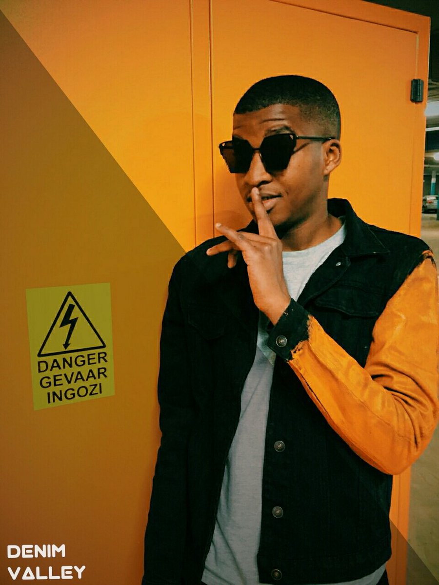 KLL_Boshmane's tweet image. Hey Twitter fam 👋 
please retweet till everyone sees this 🌊
We customize Denim Jackets for:
•R200 (if you provide your own jacket)
•R550 (jacket provided us)
We are based in Braamfontein(JHB)
Delivery Worldwide 🌍