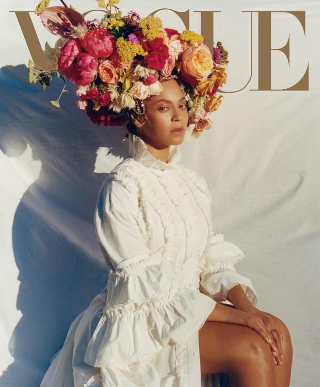fw_global's tweet photo. Beyoncé slayed her Vogue cover, and absolutely no one is surprised by that. Her flower crown headpieces were stunning 
.
.
#Beyonce #BeyoncexVogue #BeyonceVogue #Vogue #flowercrown #headpiece #covershoot KM https://t.co/e7jtNmEYHl