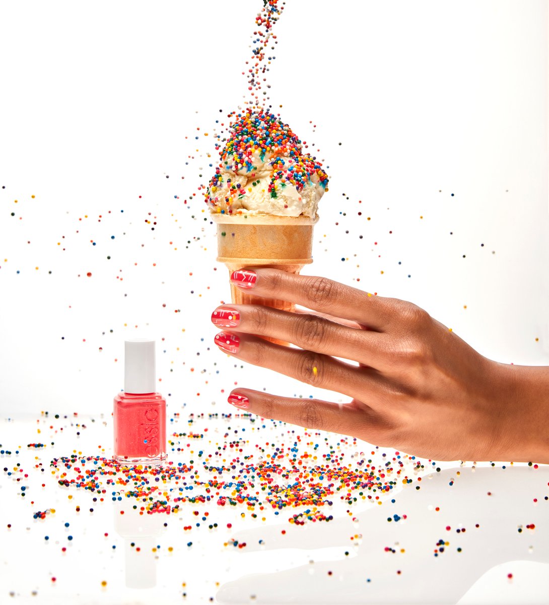 discover our august colour of the month, essie's #sundayfunday, a bright coral with a hint of sparkle to bring a gorgeous bright colour to any summer look! #essielove
amzn.to/2AtHHi9