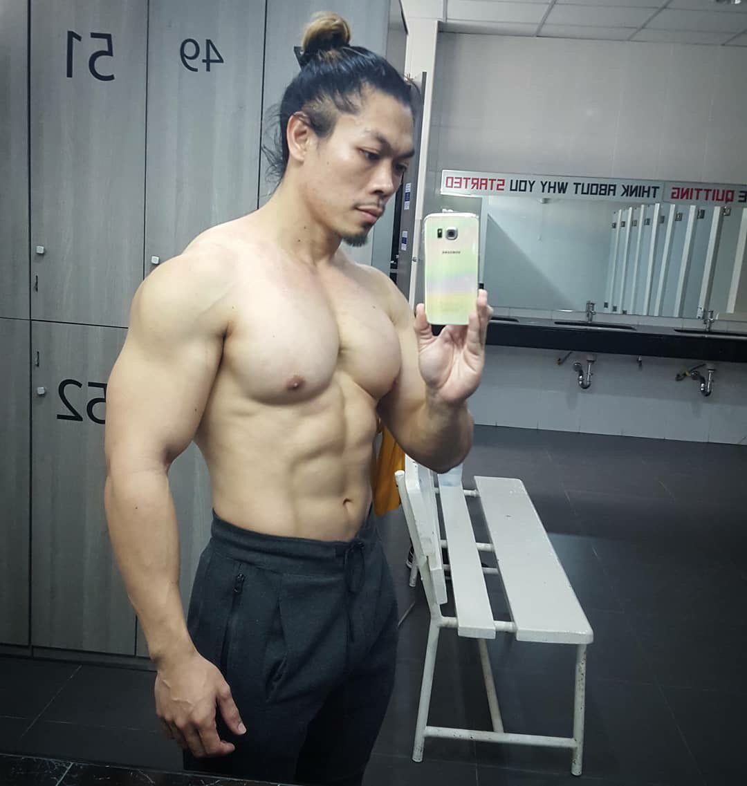 ตอนผมยาวก็เซอร์ไปอีกแบบ แต่ตอนผมสั้นคือสุดๆอ่ะ แฉะเลย