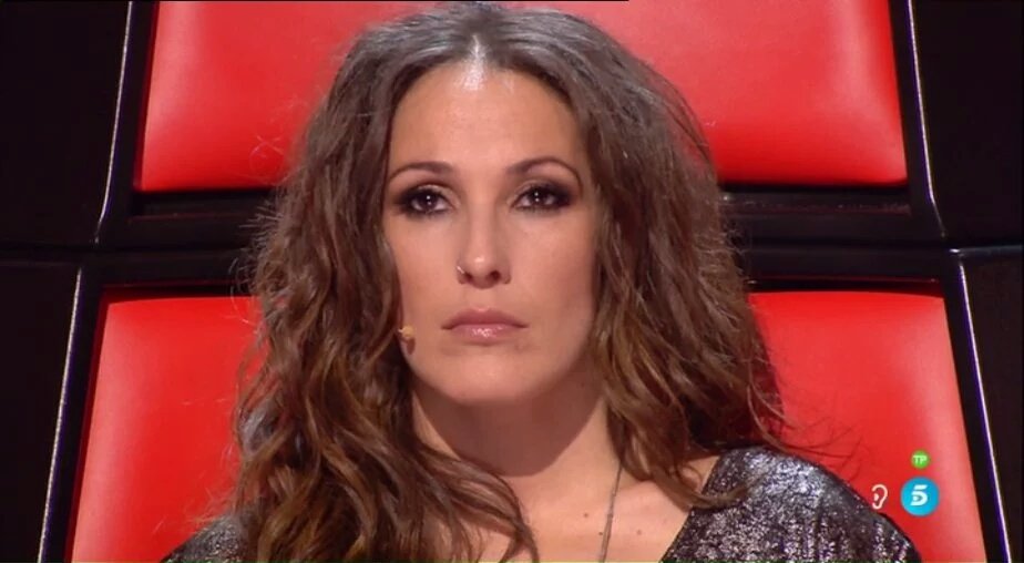 Maluliers2's tweet photo. Cuando Malú sube una foto vs. Cuando ves que es una foto de su colonia https://t.co/yeeU8dijEM