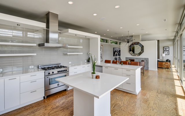 Furnished✨Movie Star Rental ✨Short-term/Long-term. 4 Story Modern in Old Fourth Ward. 4 Bed, 4 1/2 Bath Walk to #AtlantaBeltline, #PonceCityMarket, #WholeFoods and 40+ eateries. Call Mercedes Giron at #PremierMidtownAtlantaProperties: 478-719-9103 #GAFilmIndustry #MidtownATL