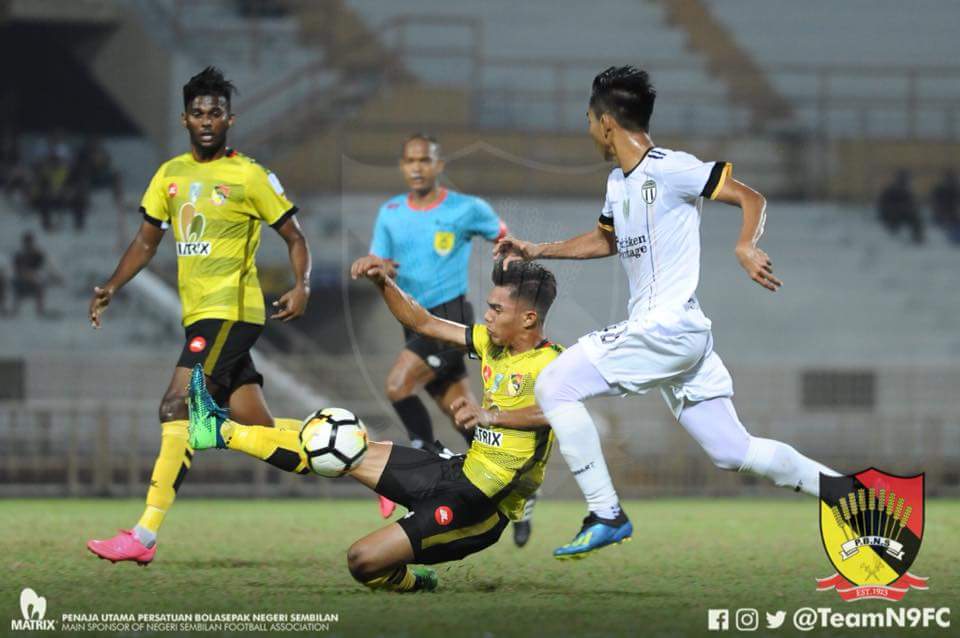 TeamN9FC's tweet image. Negeri Sembilan tewas 0 - 1 kepada pelawat, TFC II, dalam aksi sulung Challenge Cup 2018 yang berlangsung sebentar tadi.

❤️🖤💛
#NegeriSembilan
#HobinJangHobin
#PoweredByMatrix