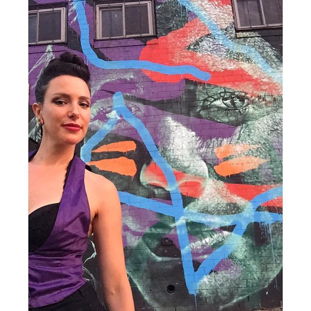 FireLilyVintage's tweet photo. Matchy Matchy 6am Selfie #Workin9To5 #MyAfterHours #Purple #nycgrafitti #BrooklynLandscape #Williamsburg #grafitti #BerrySt #McCarrenPark #face #eyeSeeYou #nycbartender #househead #GoodNight https://t.co/Kn6t7oz8gM https://t.co/oGOurmcZLC