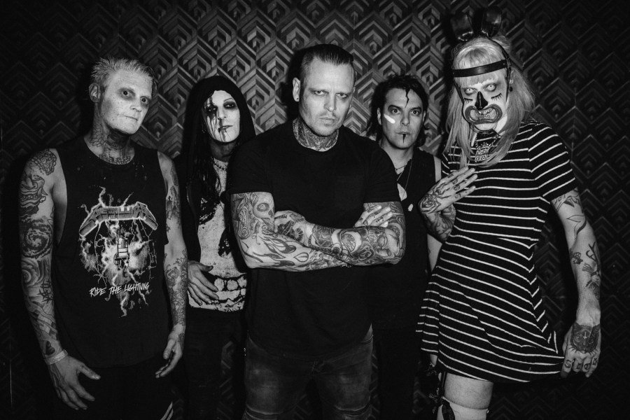 LouderWordsMag's tweet photo. LIVE REVIEW: Combichrist, Wednesday 13 en Night Club in Maassilo https://t.co/QdKviXp6hJ https://t.co/9TVPU0EMZZ