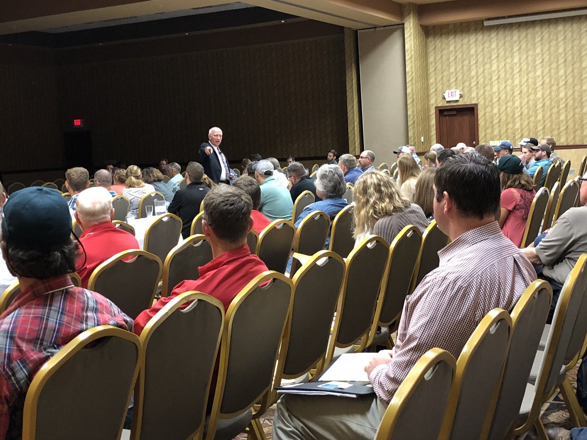 UNLGrassSystms's tweet photo. Great presentation by Dr. Ron Hanson on farm and ranch succession planning at the Nebraska Grazing Conference! #NEgrazing18 https://t.co/4oxGhnQAqQ