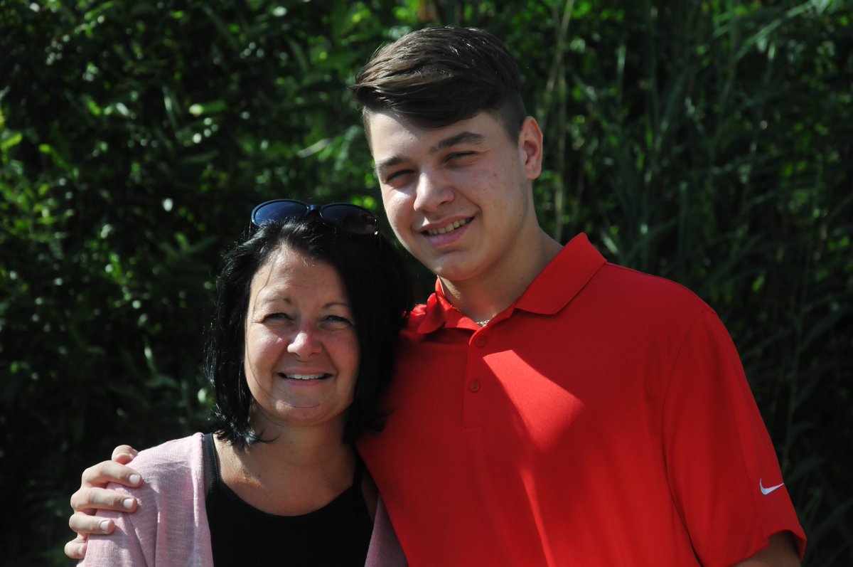 CharlesLalande_'s tweet image. Loin de sa mère, de son père, de ses amis et de sa copine, William Dufour (Beauport) est prêt à faire le saut avec les @HuskiesRn à 900 km de la maison

À LIRE : bit.ly/2LYbmFz

#LHJMQ #QMJHL @blizzardaaa @LHJMQ #hockey @HockeyCanada_fr