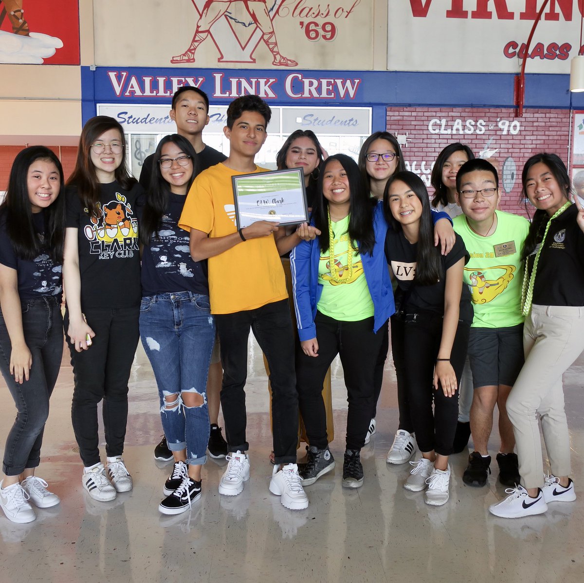 clarkeyclub's tweet photo. Guess which club is D28S Club of the Month? This club. Thank you to our members for your continued work! #seamonkeysnaps https://t.co/6hZG81OlIs