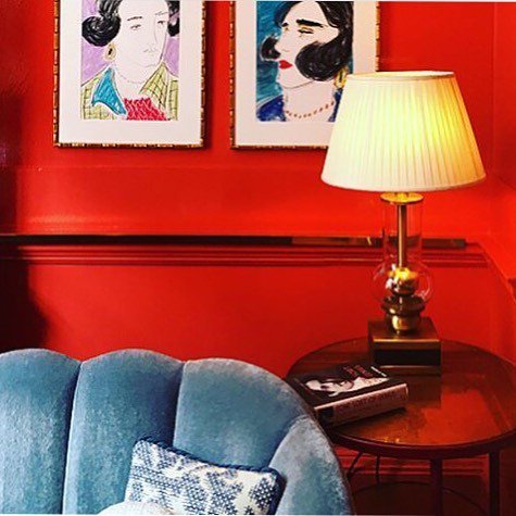 #CoolFact about The Coral Room - Have you spotted the 50+ illustrations <a href="/lukeedwardhall/">Luke Edward Hall</a> created especially for us? They are inspired by Bloomsbury and its history 📖 Thank you <a href="/onezoneapp/">onezone</a> for the great shot #PaintTheTownCoral #LukeEdwardHall ift.tt/2ngz3KC