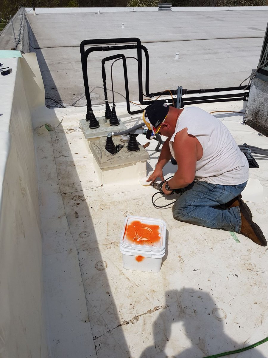 PlytechLtd's tweet photo. Hicks roofin installing a new roof at Wooster College in the US.
#Plytech #rubberroof #flatroofing #roofing #roof #fibertite https://t.co/WP4tCJEudp