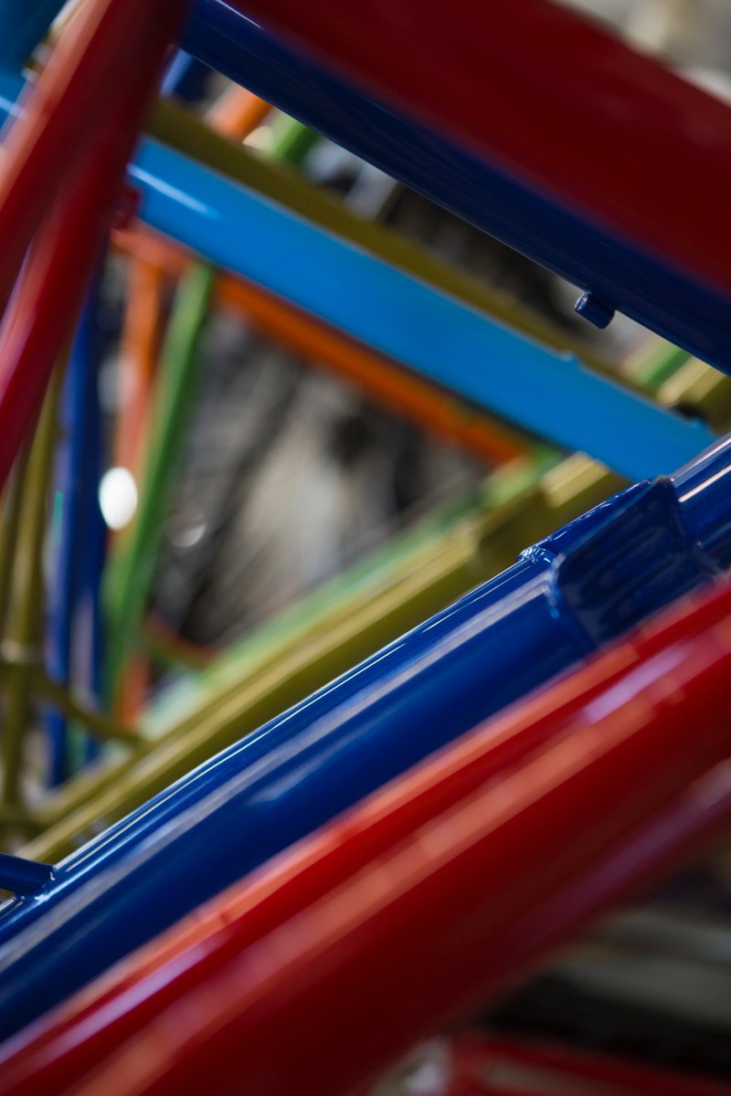 LonerganPhoto's tweet photo. #CoMotionCycles is a Eugene bicycle company founded by Dwan Shepard. The company designs and builds custom bicycles in their West Eugene factory. For more information, check out the story here: https://t.co/R8wYlzmEAB #RGnews #bluechip #bikes #custombikes https://t.co/bXnUP56Pni