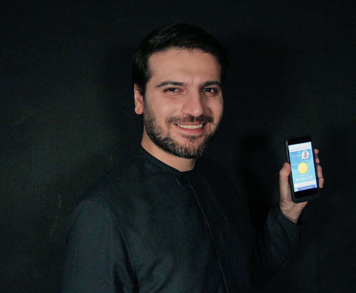 LifeMahmoud's tweet photo. Download @ShareTheMealorg now and end hunger 
#SY_VS_HUNGER https://t.co/4vKzZeruvj