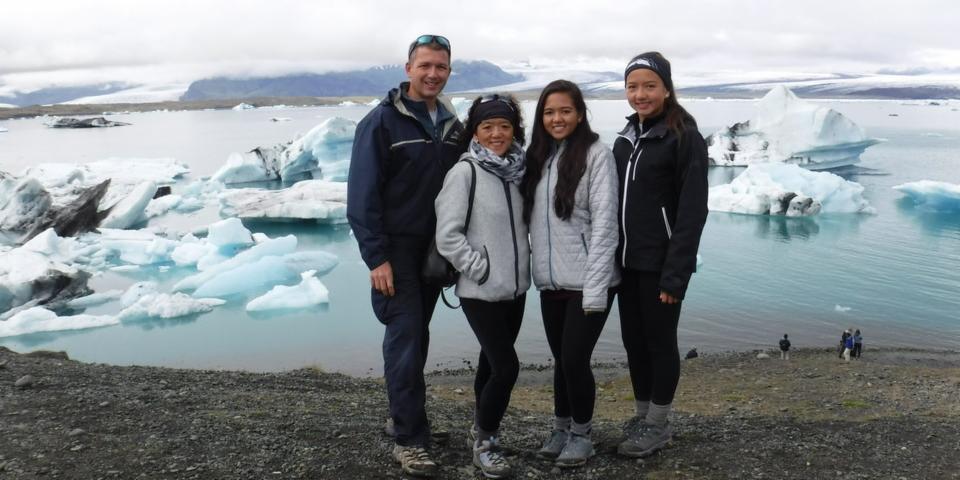 dsv107's tweet image. Our own @TheAnneChow used to have trouble disconnecting from work - even on vacation. Find out how one mentor’s words of wisdom helped her see and experience work/life balance from a new perspective. #LeadershipTips #BalancingLife soch.us/2M7Mtqb #attemployee