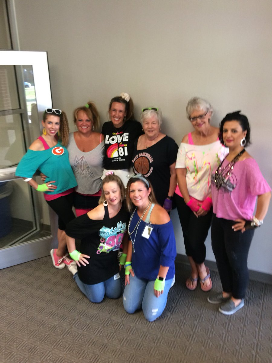 LauraFox07's tweet photo. Back to school! #KatyISD100 #mgegrizzlies #PreK https://t.co/SWweUkhbAB