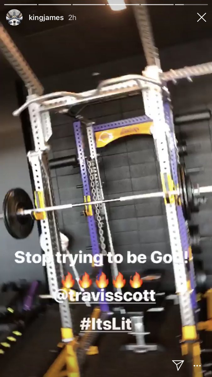 LakersSBN's tweet photo. 🚨🚨🚨 LEBRON IS AT THE LAKERS PRACTICE FACILITY 🚨🚨🚨 HE'S REALLY A LAKER 🚨🚨🚨 https://t.co/wT9L58D7D1