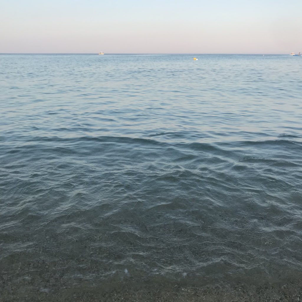hebaone's tweet photo. The sea fixes everything 🐟🏝�� https://t.co/XZ8mf8LLNR