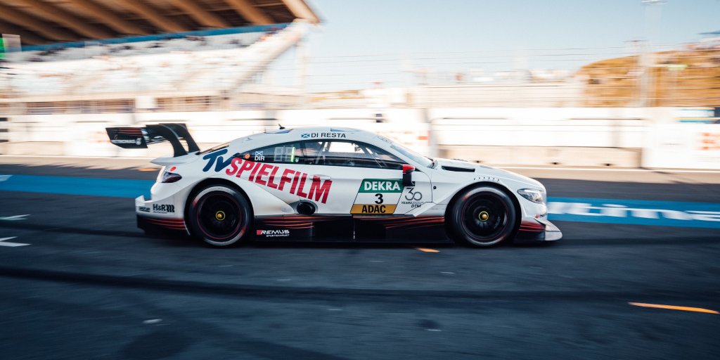 DaimlerTruck's tweet photo. The second half of the 2018 #DTM season will start with a major challenge: Drivers will line up for the first time on the Brands Hatch grand-prix circuit: https://t.co/v7NKKKPHDG
#MercedesAMGDTM #AMG #MercedesAMGMotorsport https://t.co/YhSyxDDRUL