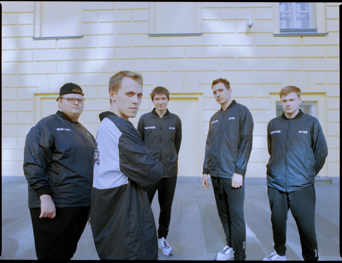 They look like they’re about to drop the hottest album of the year
#Winstrike_team