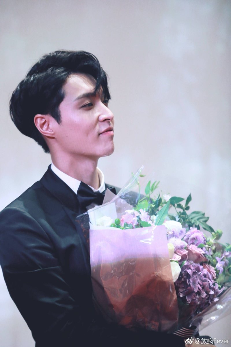 myjjun0522's tweet photo. Hey hey Hello @Twitter and @TwitterSupport, @premiumbusiness Please verify this account @LAY_zhang_, it is an official personal account of Zhang Yixing, member of a South Korean-Chinese Group EXO (@weareoneEXO)
#EXO
#TwitterVerifyLayZhang https://t.co/KO5VwFMtL4