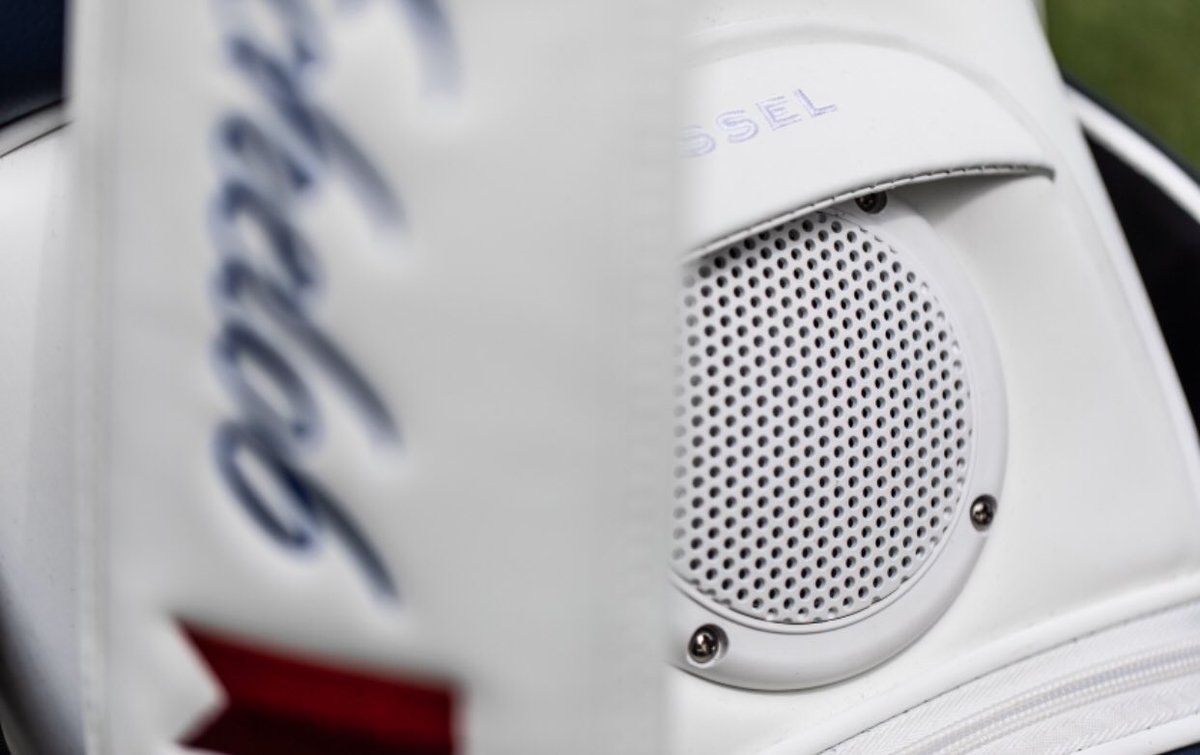 darrenrovell's tweet photo. Michelob Ultra is debuting a one-of-a-kind golf bag at the PGA Championship that includes a 128 oz. refillable beer keg with a tap handle &amp; pint glasses, Bluetooth speaker &amp; built-in tablet. Giving it away through #ultracaddiecontest on Twitter &amp; Instagram. https://t.co/9gguzy0MU5