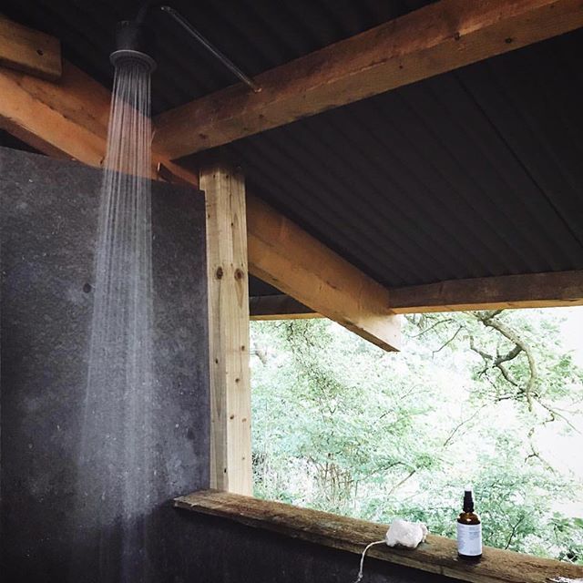 fforestcamp's tweet photo. Showers with a view,
Probably the best camp showers in Wales 🚿
Photo by @thegreatwideopen .
.
.
#craftedcomfort #stayplaydream #fforest #showerwithaview #discovercymru https://t.co/FJeqhpBD0Y https://t.co/VA8E8XFadc