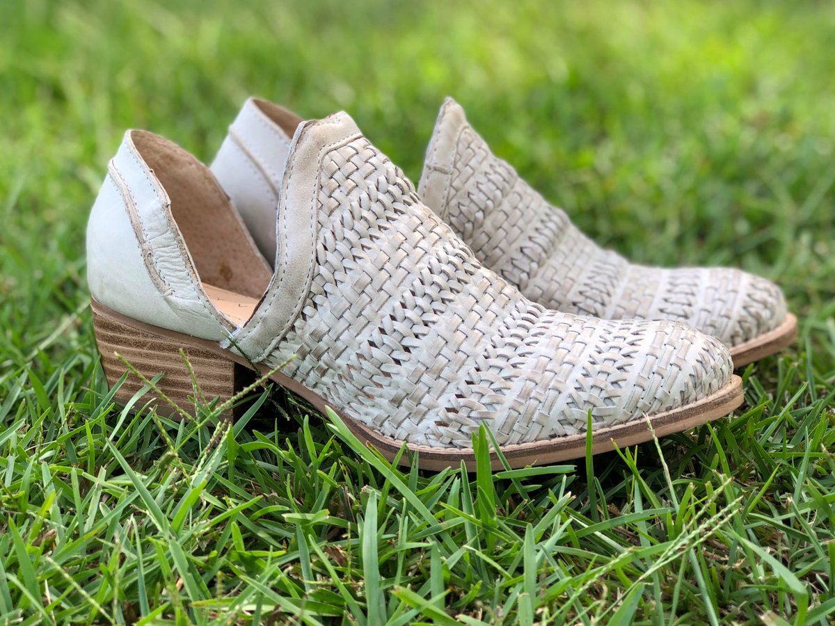 sullivansgifts's tweet image. Well, hello there new adorable booties!  Sizes 6-10 👋🏼😎🍂 #veryvolatile #booties #gowitheverything #shopsmall #shoplocal #shopsullivans #weship