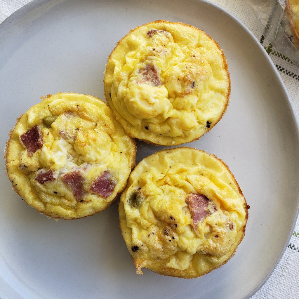 Edible_Politics's tweet photo. Broccoli, Ham &amp; Cheddar Egg Muffins https://t.co/sADl45ELAr https://t.co/Jd7SZtZSd2
