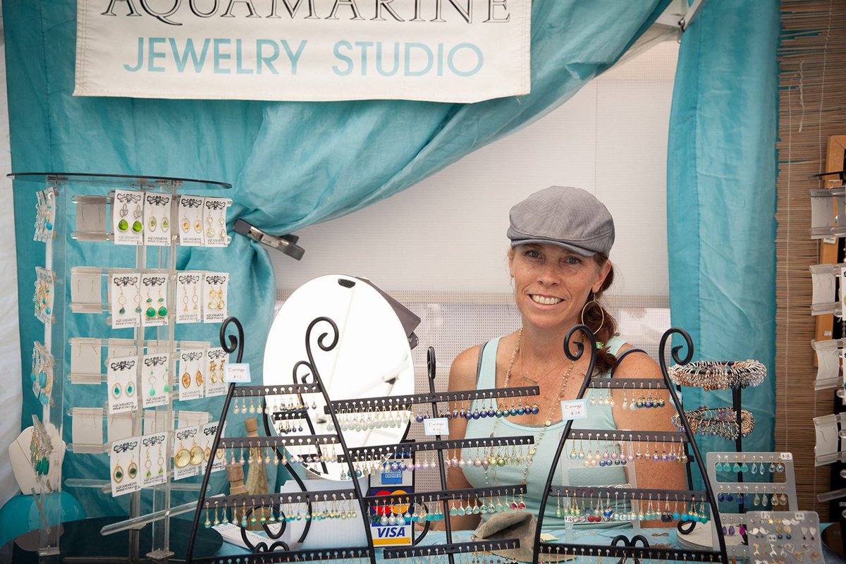 lgfiesta's tweet photo. Grab your lawn chairs and picnic blankets! Fiesta de Artes 2018 returns to the Civic Center Lawn in Los Gatos. Join us for two days of live music, food trucks, local artists, and so much more! Aug 11-12 from 10am to 6 pm daily! https://t.co/yN7aXbGicA