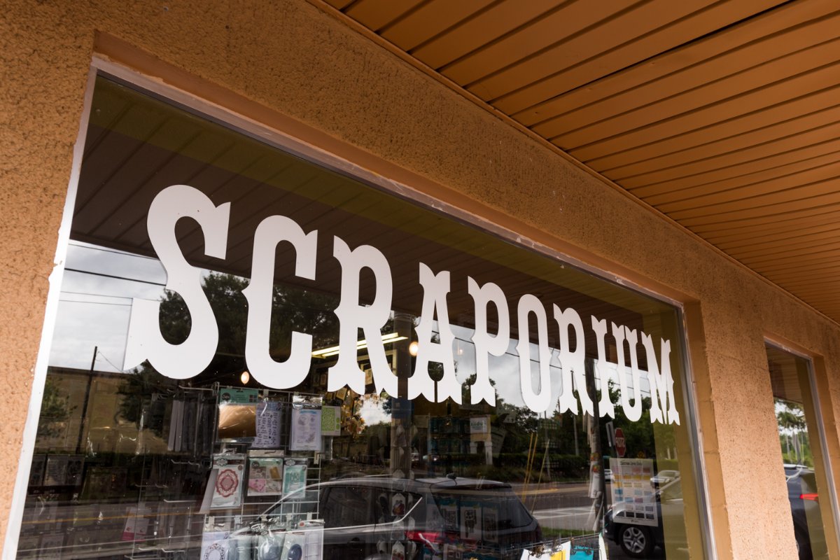 scraporium's tweet photo. A sure-fire sign that everything you need is right inside. https://t.co/6wQO6lLSZH