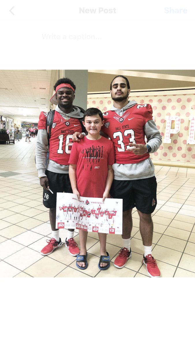 WatchHLittles's tweet photo. Met a great kid today at Muncie Mall #PTTR18 https://t.co/knrKRNNw1x